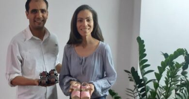 Los hermanos Cristina y Valter Traini Sandoval le ponen corazón a Creaciones Kristyn Moda