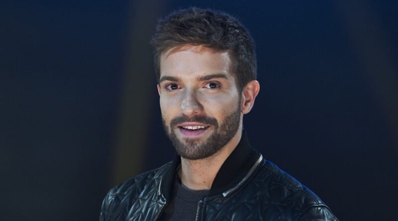 Pablo Alborán suma su voz a la de Ricardo Arjona para hablarnos del 'El amor que me tenía'