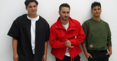 Reik enaltece a los trabajadores de la salud con los vídeos de su EP ‘20 - 21’