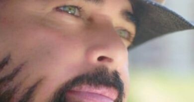 Fernando Pineda Cantautor y compositor venezolano conocido en el mundo musical como @padova24_7