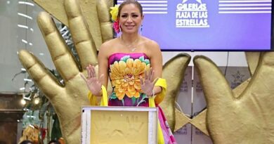 Cristina Eustace enaltece sus raíces cantándole a México