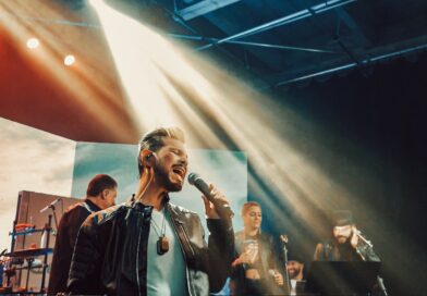 Cesared presenta “De nuevo vine”