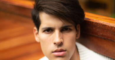 El cantante mexicano Leandro Aceves, presenta su tan esperado sencillo musical "Tu Alma" un hit netamente pop, una canción con una dedicatoria especial para los hombres que ha hecho enloquecer a los cibernautas, el videoclip lleno de expectativas ya que el visual está ambientado en Karate Kid, con una gran performance, verdadero arte pop.