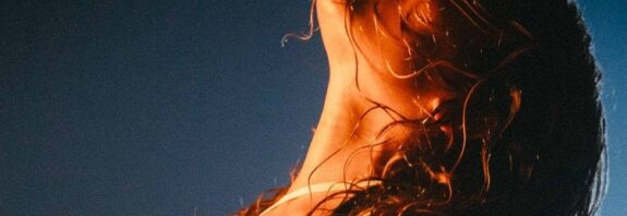 Letón pé recibe su primer nominación al Latin Grammy por mejor álbum de música alternativa
