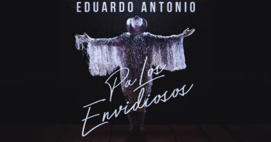 El Divo de Placetas, Eduardo Antonio le canta a los envidiosos