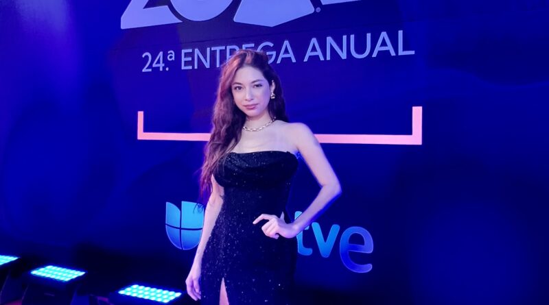 La joven cantautora colombiana Mitchie Rivera nominada a “Mejor Canción Pop” deslumbra en los Latin Grammys 2023 en Sevilla