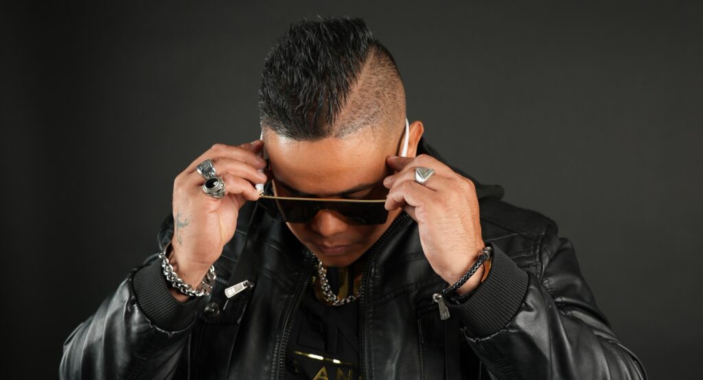 Christopher Rey estrena “Superiority”,un álbum variado de salsa, bachata y balada