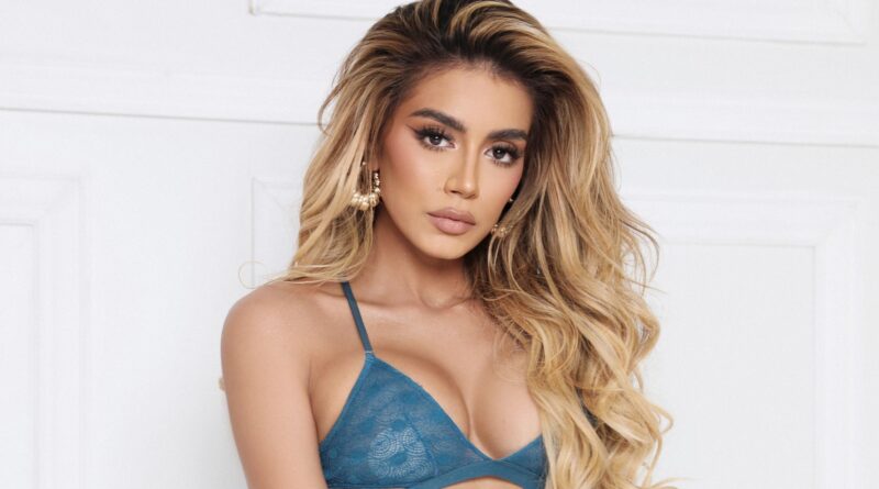 Andreina Bravo lanza Caducaste junto a Master Chris