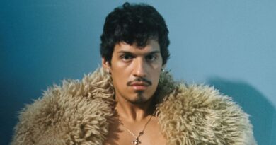 Omar Apollo lanza nuevo álbum god said no