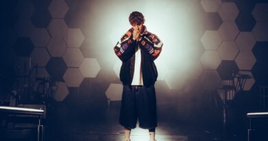 Warner Music Group Amplía su Compromiso con el Talento Colombiano al Firmar al Artista Bogotano SAI 