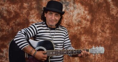 Gonzalo García en concierto Sabina Hola y Adiós el tributo