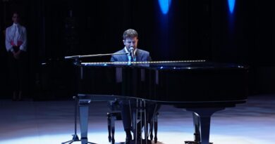 Pablo Alborán recibe la medalla de andalucía de las artes