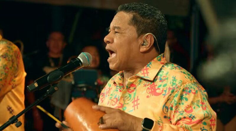 La Dimensión Latina presenta su nueva producción musical El Eco de un Tambo