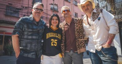 Mari "La Carajita" se une a Los Amigos Invisibles y al ícono mexicano Jonaz para presentar el remix de "Wiki wiki"