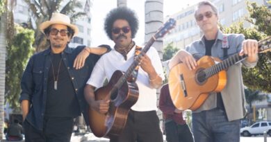 Alex Cuba y la icónica banda Bacilos se unen en un nuevo y vibrante sencillo titulado Nada Es De Verdad una canción que destila frescura ritmo y una filosofía de vida más ligera.