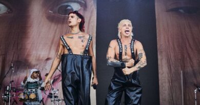 Ca7riel & Paco amoroso culminan una gira electrizante por Europa y Asia