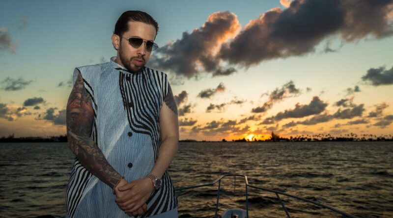 De La Ghetto prende la noche con “SaSa” su nuevo sencillo tropical y bailable