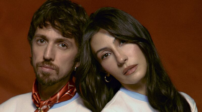 Esteman & Daniela spalla presentan Duele en formato sesión en vivo