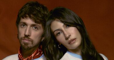 Esteman y Daniela Spalla Estrenan Duele