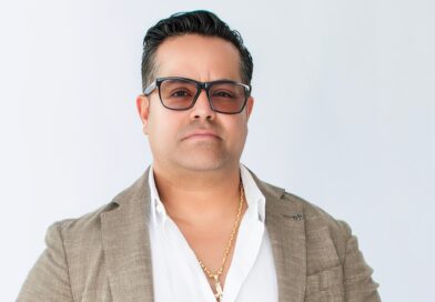 Miguel Petit Debuta como autor con Entre acordes y estrategias