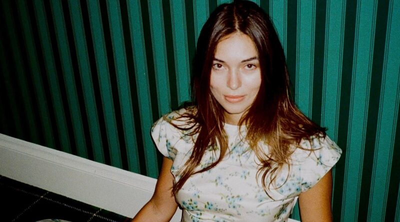 Sofía Córdobaestrena ‘Sol De Hoy’ sencillo que hace parte de su primer EP ‘Espejismo’