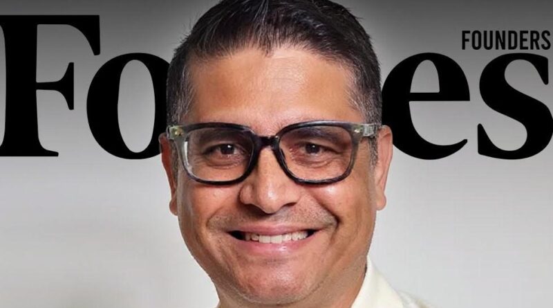 Carlos Camargo encabeza lista de emprendedores publicada por Forbes