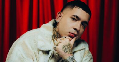 Kris R transforma sus cicatrices en música en una valija en sentimiento