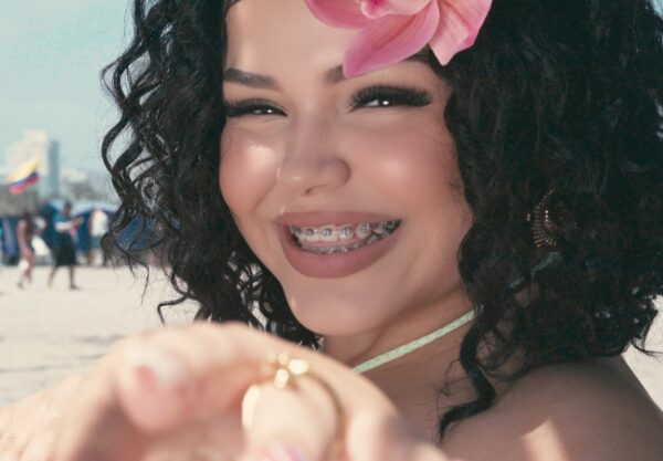 Sara Valentina revoluciona la música latina con “Taganga”