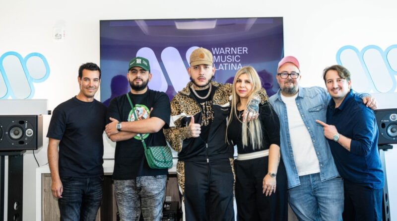 Kris R se une a la potencia Warner Music Latina