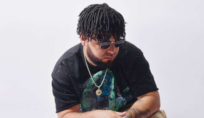 Arly Breezzy conquista al público con su explosivo hit “De rompe y raja”
