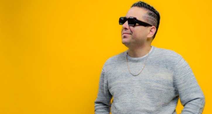 Juancito conquista la semana de los Latin Grammy con “Desde Cero”