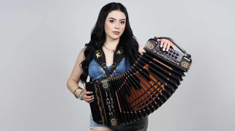 Janeth Valenzuela llevará el acordeón al cenatro de la fiesta esta Navidad y fin de año
