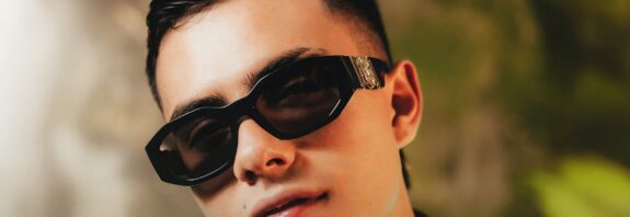 Nico Hernández conmemora sus 10 años artísticos con el lanzamiento de “Me Retiré”