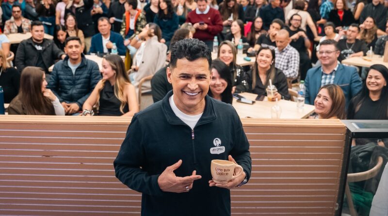 Jorge Celedón convierte el vallenato en experiencia con “Ay Ombe Coffee”