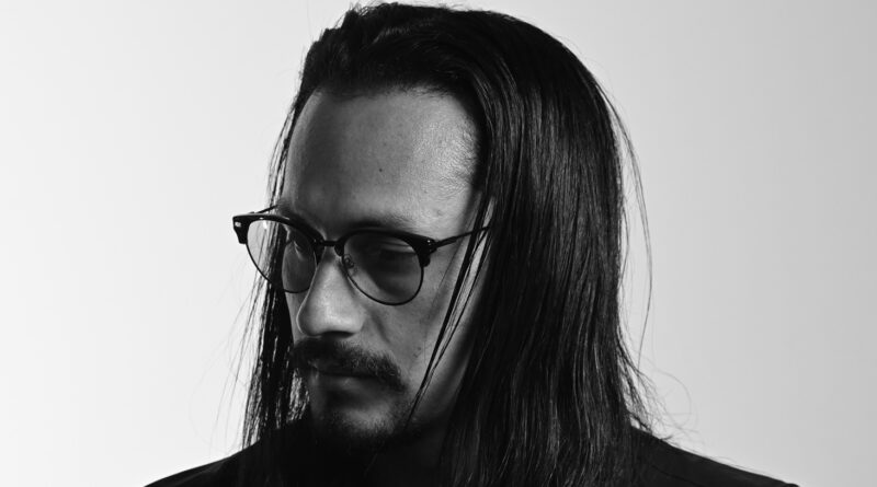 Julian Baixo convierte la emoción en frecuencia y conquista la escena internacional