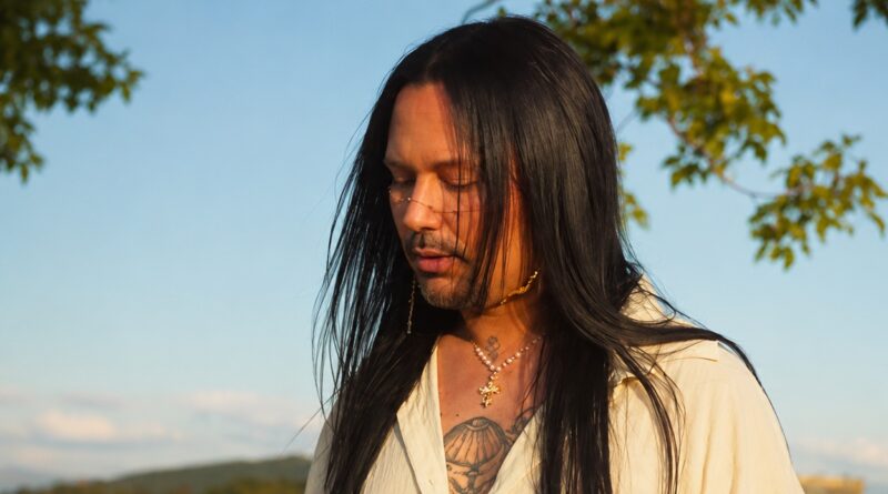 Jey Santana convierte el amor de verano en un himno con Una +