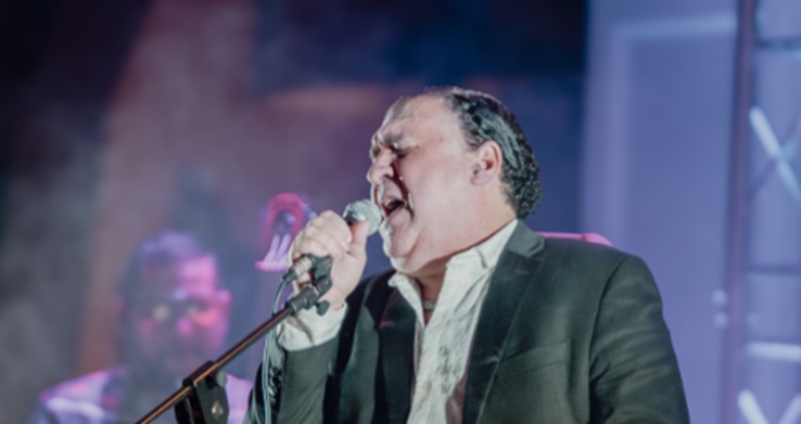 Mickey Taveras busca conquistar nuevas audiencias con “Y Qué Me Pasa”