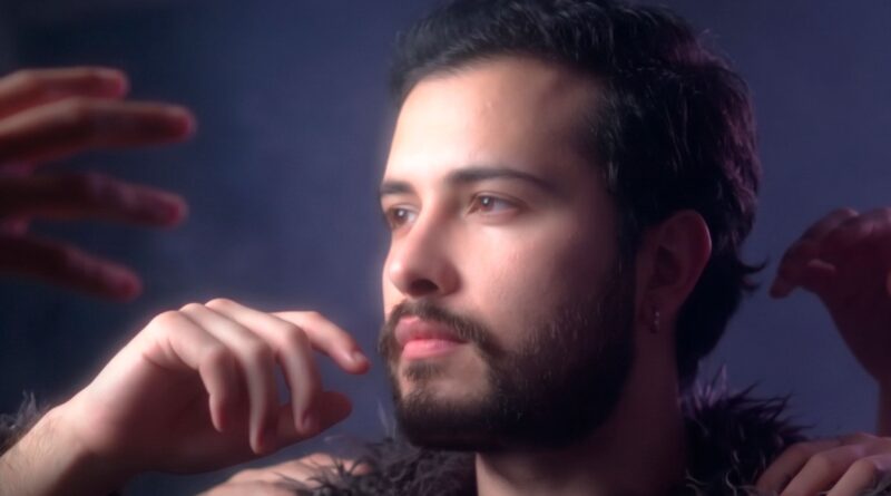 Xan Roldan apuesta por la electrónica y el electropop en “Presente Naciente”